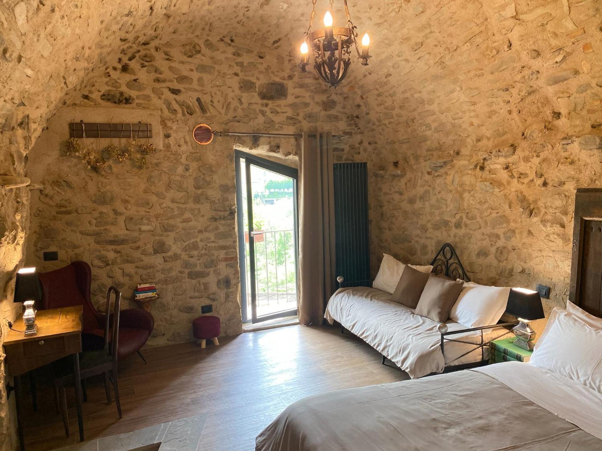 La Casa Medievale Suites E Spa 蓬特雷莫利 外观 照片
